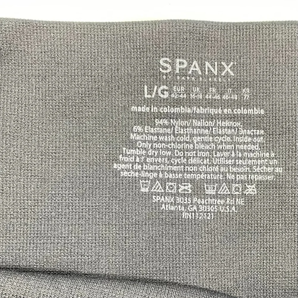 Spanx L Look at Me Now Seamless Cropped Leggings Black Camo 20099R